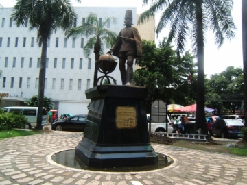Pelipe. ll Haring Espana Statue in Intramuros